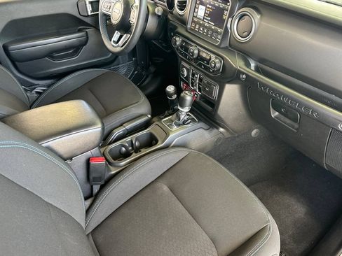 Used 2023 Jeep Wrangler Unlimited Rubicon 4xe AWD/4WD image 18