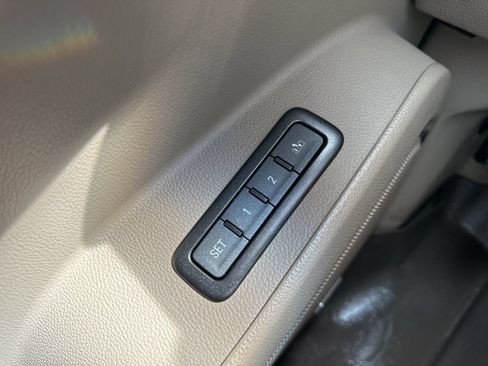 Used 2018 Chevrolet Suburban LT AWD/4WD image 43