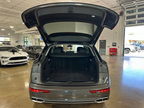 Used 2020 Audi Q5 e Premium Plus w/ Premium Plus Package image 41