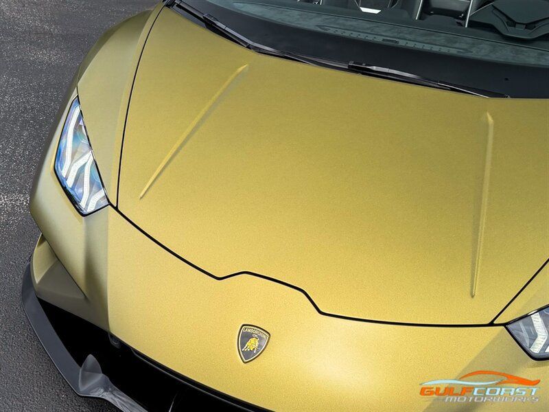 Used 2022 Lamborghini Huracan EVO RWD image 4