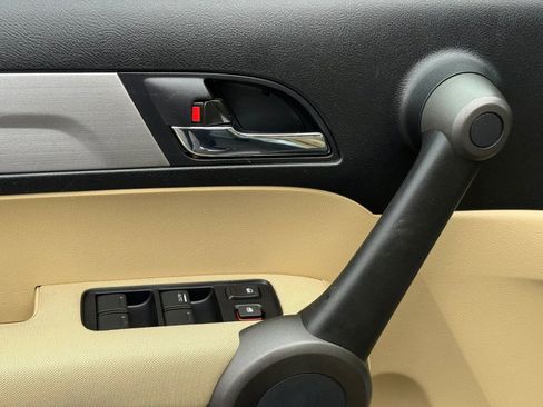 Used 2011 Honda CR-V LX image 15