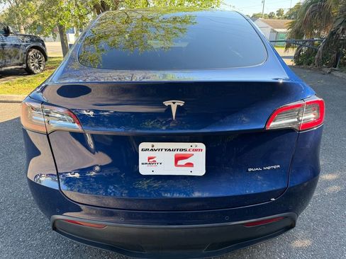 Used 2021 Tesla Model Y Long Range image 10