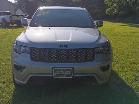 Used 2021 Jeep Grand Cherokee Laredo X AWD/4WD image 2