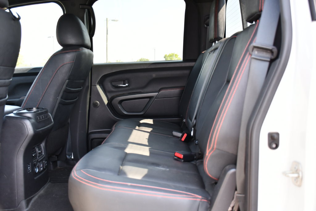 Used 2021 Nissan Titan PRO-4X w/ Pro-4x Convenience Package AWD/4WD image 18