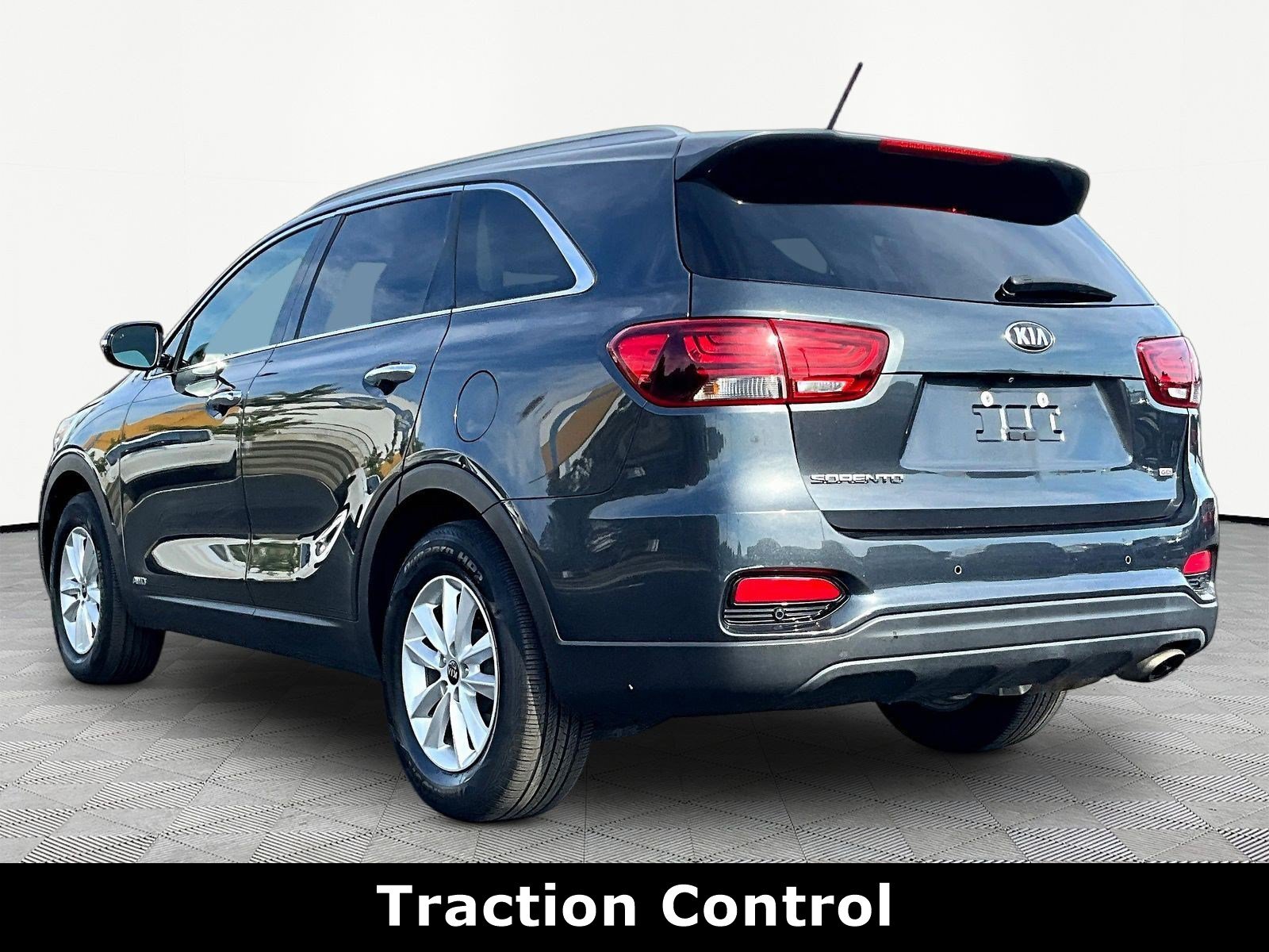 Used 2020 Kia Sorento LX w/ LX I4 Convenience Package AWD/4WD image 4