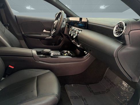 Used 2022 Mercedes-Benz CLA 250 image 21
