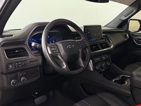 Used 2024 Chevrolet Suburban RST w/ Luxury Package RWD image 4