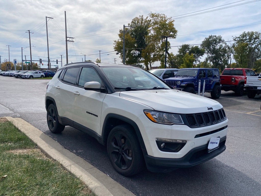 Used 2018 Jeep Compass Latitude w/ Popular Equipment Group AWD/4WD image 3