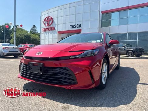 Used 2025 Toyota Camry LE w/ Convenience Package AWD/4WD image 1