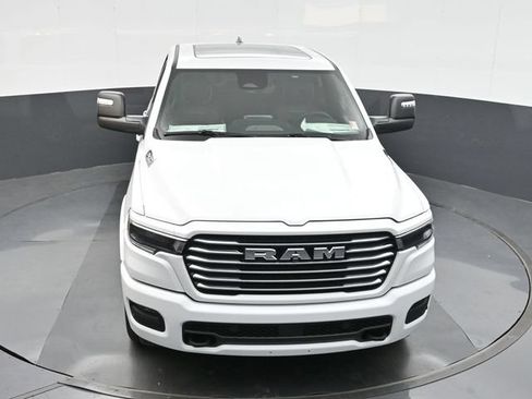 Used 2025 RAM 1500 Laramie AWD/4WD image 32