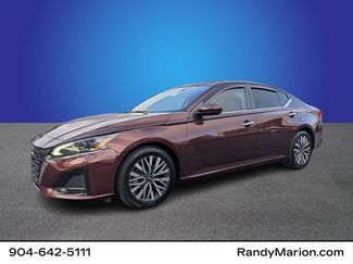 Used 2023 Nissan Altima 2.5 SV FWD video 1