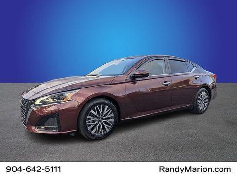 Used 2023 Nissan Altima 2.5 SV FWD image 1
