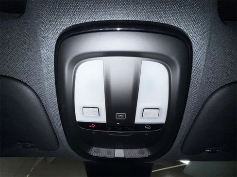 Used 2024 Volvo C40 P8 Recharge Ultimate image 26