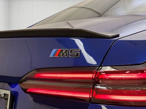 Used 2025 BMW M5 Base w/ Carbon Package image 8