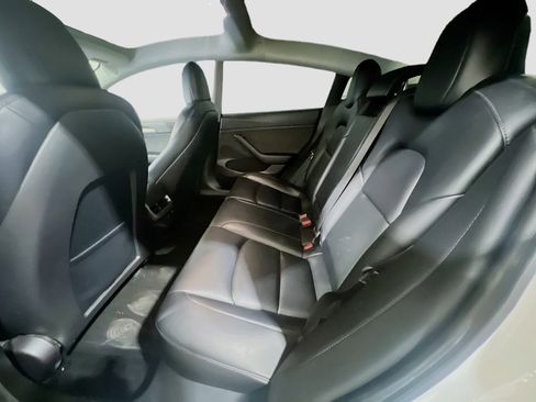 Used 2021 Tesla Model 3 Standard Range Plus image 18