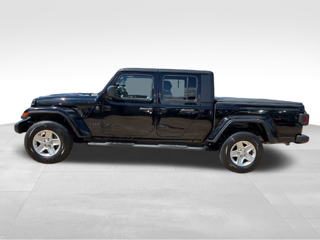 Used 2022 Jeep Gladiator Sport AWD/4WD image 2