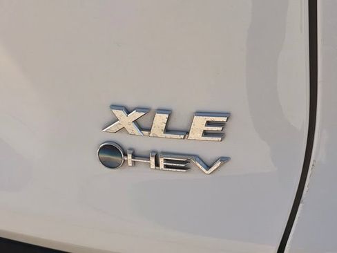 Used 2025 Toyota RAV4 XLE AWD/4WD image 7
