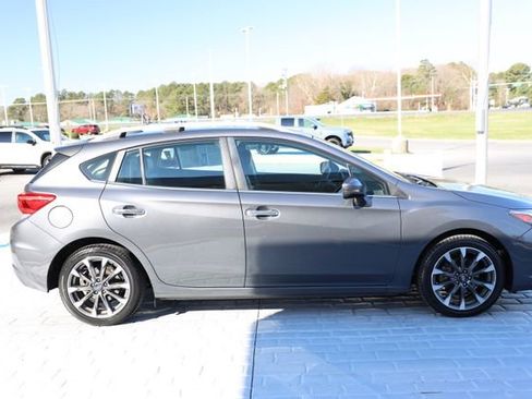 Used 2022 Subaru Impreza 2.0i Limited w/ Popular Package #2 image 6