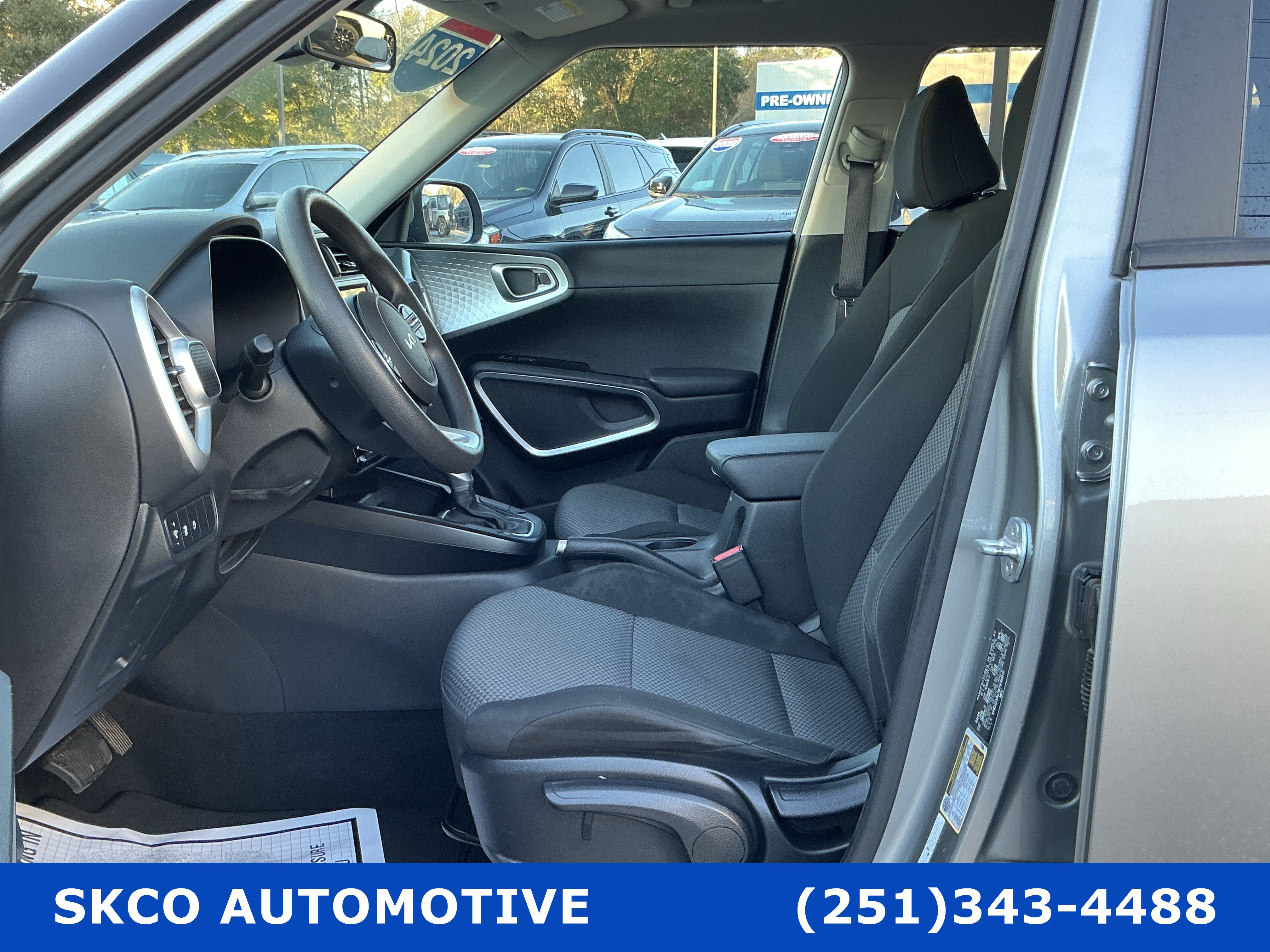Used 2024 Kia Soul LX w/ Option Group 015 FWD image 11