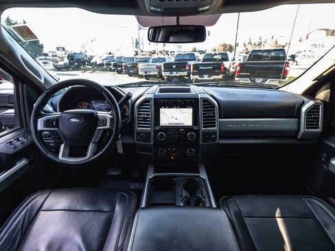 Used 2017 Ford F350 Lariat w/ Chrome Package image 28