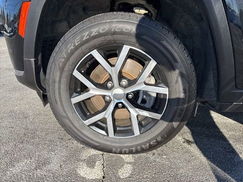 Used 2023 Jeep Grand Cherokee L Limited image 14