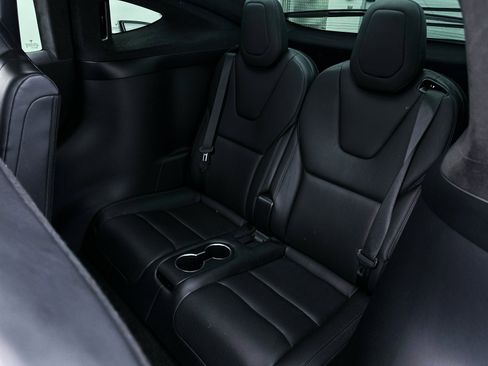 Used 2022 Tesla Model X image 38