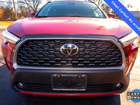 Used 2022 Toyota Corolla Cross XLE image 9