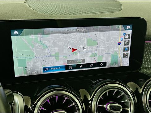 Certified 2021 Mercedes-Benz GLB 250 4MATIC image 13