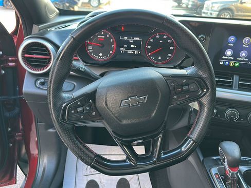 Used 2024 Chevrolet Trax RS w/ Sunroof Package image 18