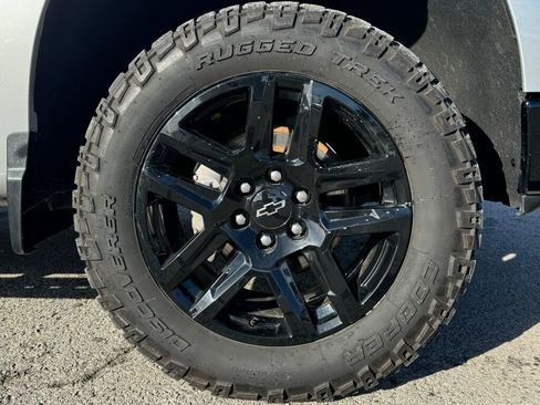 Used 2022 Chevrolet Silverado 1500 LT Trail Boss w/ LT Trail Boss Premium Package image 12