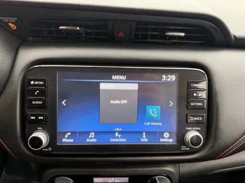 Used 2023 Nissan Kicks SR FWD image 17