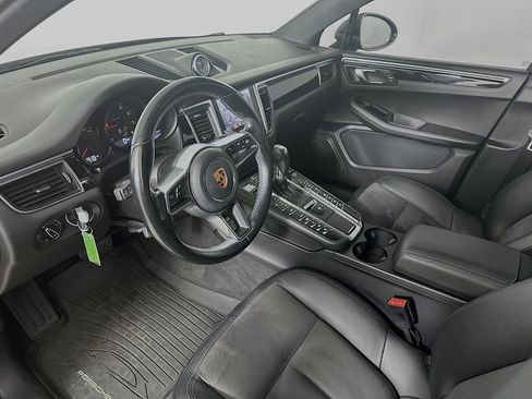 Used 2018 Porsche Macan image 10