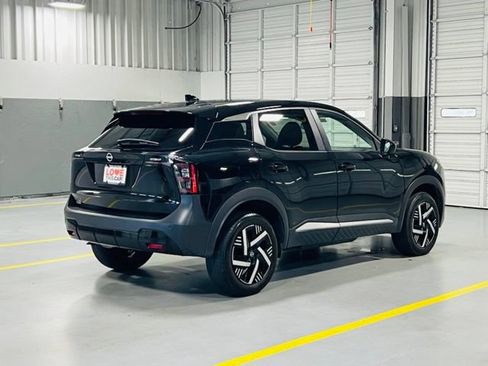 Used 2025 Nissan Kicks SV FWD image 17