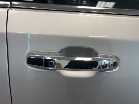 Used 2019 Chevrolet Silverado 1500 LTZ w/ LTZ Premium Package image 9