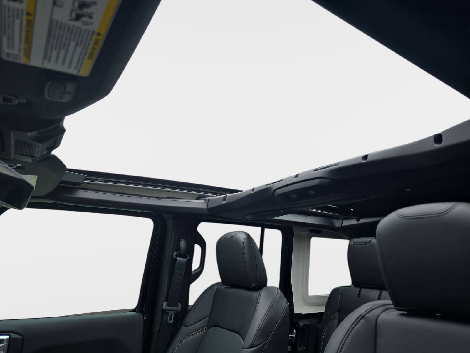 New 2026 Jeep Wrangler Unlimited Sahara AWD/4WD image 37