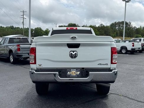 Used 2024 RAM 2500 Tradesman w/ Chrome Appearance Group AWD/4WD image 4