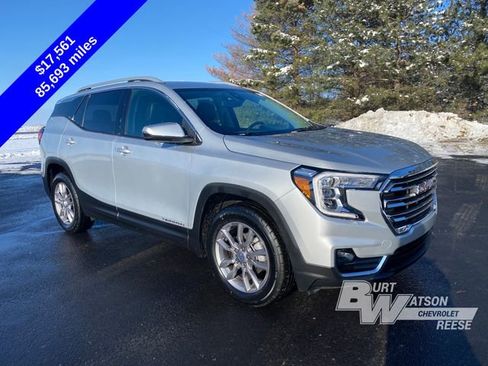 Used 2022 GMC Terrain SLT w/ LPO, Floor Liner Package image 9