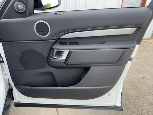 Used 2023 Land Rover Discovery S R-Dynamic image 52