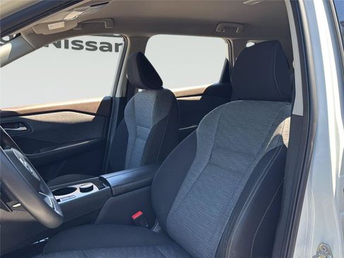 Used 2021 Nissan Rogue SV AWD/4WD image 12