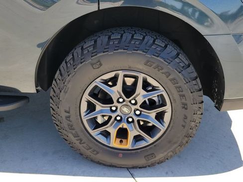 Used 2025 Ford Expedition Tremor AWD/4WD image 14