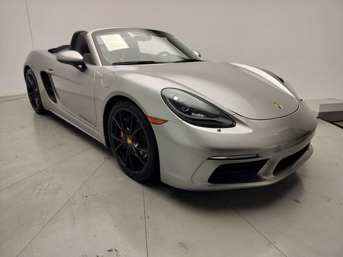 Certified 2017 Porsche 718 Boxster S RWD image 3