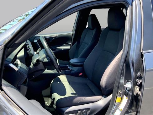 Used 2021 Toyota RAV4 SE w/ Weather & Moonroof Package AWD/4WD image 7