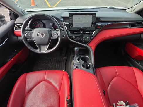 Used 2021 Toyota Camry XSE image 11