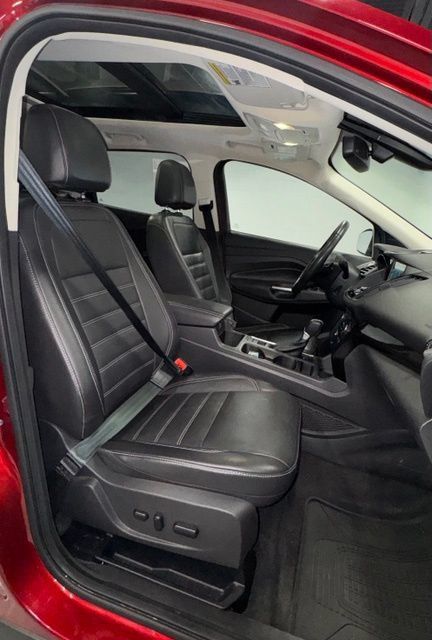 Used 2017 Ford Escape Titanium FWD image 14