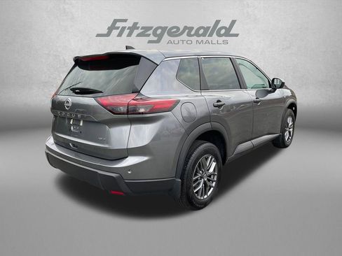 Used 2025 Nissan Rogue S image 7