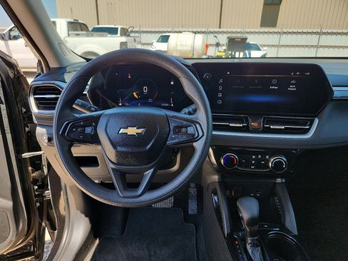 Used 2024 Chevrolet TrailBlazer LT image 11