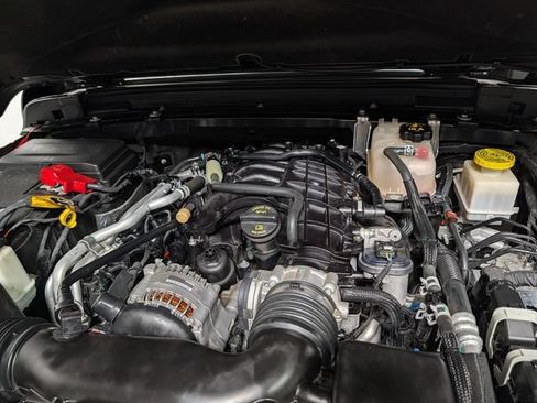 Used 2022 Jeep Gladiator Mojave w/ Cold Weather Group AWD/4WD image 32