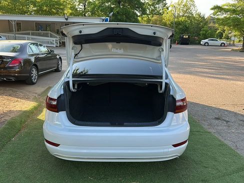 Used 2019 Volkswagen Jetta FWD image 10