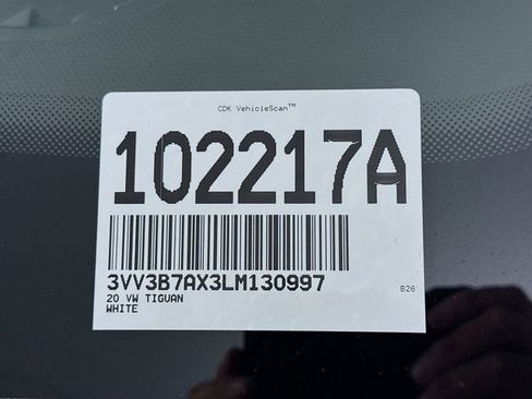 Used 2020 Volkswagen Tiguan SE R-Line FWD image 31