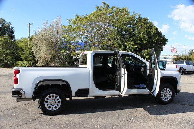 Used 2023 Chevrolet Silverado 2500 LT AWD/4WD image 19